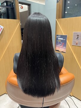 ハレケアヴェダ アンド ハレケエイト(HAREKE AVEDA&HAREKE 8) 黒髪ロングサラサラストレート