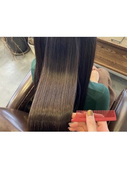 【心斎橋徒歩3分】髪の悩みを解決してくれるＡＮＡＬＯＧＵＥの縮毛矯正♪丁寧な施術で、扱いやすさ抜群！