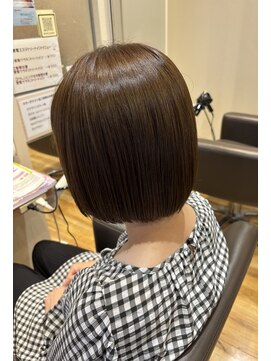 フェリエットバイビークール(feliette by Be-COOL) 切りっぱなしボブ×オリーブカラー