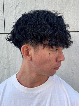 ジーニー 新百合ヶ丘(Genie) フェザーパーマサーフカール刈り上げセンターパート