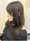 オリーブグレー_小顔ミディアムレイヤーハッシュカット上大岡