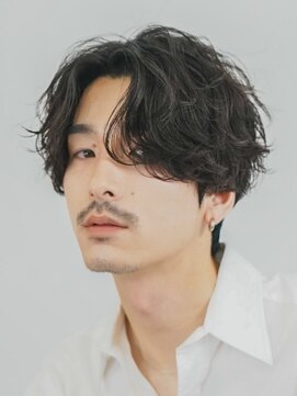 レタッチバイフィフス(RETOUCH by fifth) 原宿センターパートシャドウルーズパーマフェザーショート