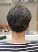 くせ毛白髪ショートグレイヘア襟足絶壁生え癖悩みぺたんこ