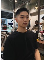カムレイド フォー ライフ(COMRADE 4 LIFE)&nbsp;メンズショート フェードカット フェザーアップ 担当松尾竜平