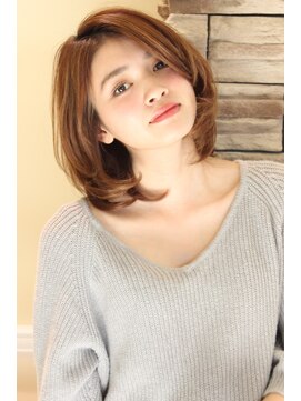 レウナ 外苑前(Reuna) 【３０代・４０代・５０代】大人女性に人気のひし形セミロング