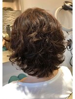ヘアアンドメイク オプシス(Hair&Make OPSIS)&nbsp;強いクセ毛で悩む人に、リッジを活かすパーマ風スタイル