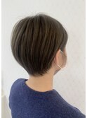 コンパクトショートヘア・オリーブアッシュ