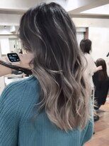 サイン 表参道(SIGN)&nbsp;バレイヤージュハイライトグラデーションカラーベージュカラー