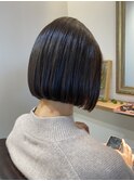 スッとまとまる丸みボブ