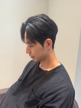 ステージ(STAGE) ダウンパーマ　カルマパーマ　韓国メンズヘア　センターパート