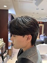 アルム オモテサンドウ(ALLM omotesando)&nbsp;韓国ヘア　カルマパーマ　センターパート　毛流れパーマ　表参道