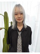 ジーナ オモテサンドウ(XENA) シルバーカラー×ホワイトカラー×ウルフ