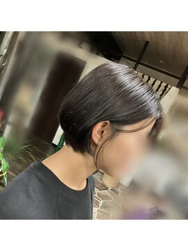 ロホ(ROHO) 前下がりショートボブ!