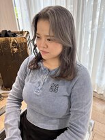 ネオリーブ チロル 横浜西口店(Neolive CiroL.)&nbsp;艶髪ハイトーン　ブリーチ2回から出来るグレージュ