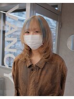 ヴァンシィー(VANCY)&nbsp;ミディアムレイヤー/ハイレイヤー/ベージュ/水色/ポイントカラー