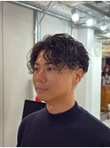 センターパート×緩めるツイストスパイラル