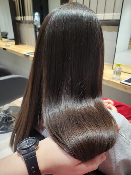 オペラバイジーナ(OPERA by ZINA) ロングヘア縮毛矯正