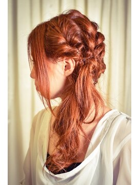 ウィルゴ(VIRGO) 【VIRGO】すべて計算された演出☆編み込みルーズアレンジ☆