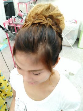 ヘアーメイク ティアラ(Hair make Tiara) 編込み×お団子ヘア☆+゜