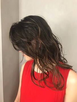 ラトリエ ブロカント 立川北口店(L'atelier BROCANTE) 大人ハイライト 3Dカラー無造作カールな 斜めバング 大人かわい