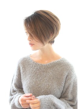 レウナ 外苑前(Reuna) 【30代40代50代】毛流れ綺麗なひし形ショート