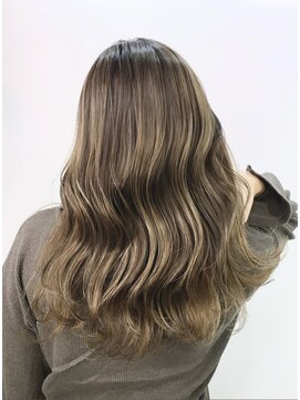 ステアケース 武蔵小杉店(stair:case) 【助川】　くすみベージュのバレイヤージュ