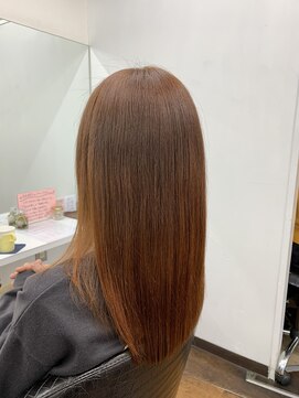 ヘアーアンドスパ ベアーズ 2 赤系のカラーリング