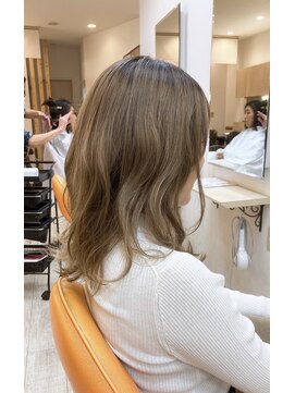 ヘアーアンジュ(Hair Ange) シャドールーツ　アッシュベージュ