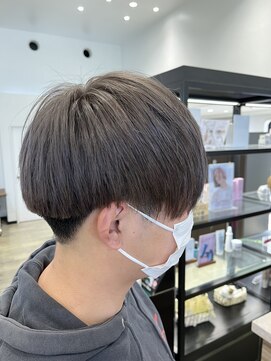 ディーボーイ 健軍店(D-BOY) グレーカラー/グレージュ