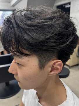 フイ 代々木(Hui) メンズ/アップバング/ツーブロックマッシュ/束間ショート/波巻き