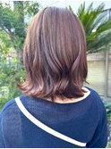 透明感カラー　ラテベージュ　ベージュ系カラー　巻き髪ロブ