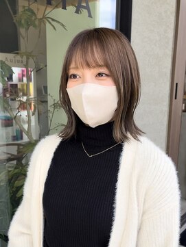 ジゼラ(GISELA) ブリーチなしカラー ブリーチなしミルクティー 切りっぱなしボブ