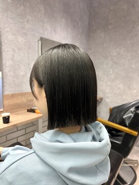 モク(mok) 酸性ストレートパツっと切りっぱなしストレートボブ髪質改善