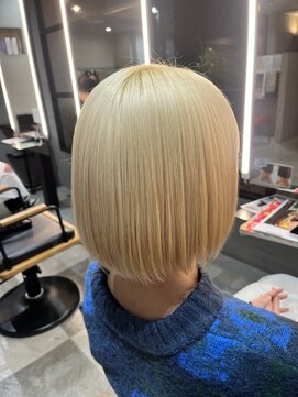 ビルズノア バイ ヤスオカ(BUILDS NOAH BY YASUOKA) ブロンド/抜きっぱなし/ブリーチ/ハイトーン/ボブ