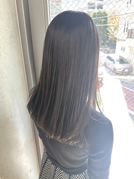 エウペ 渋谷(WEUPE) 斜めバング/グレージュカラー/デザインカラー/シルキーベージュ