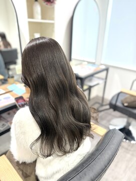 オリーブグレージュ 絹村琴美