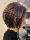 横浜西口白髪ぼかしハイライトレイヤーボブアッシュグレージュ