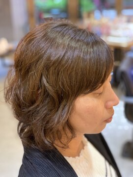 チャオ(Ciao) ウェーブカール（心持ち強めのカール感です）