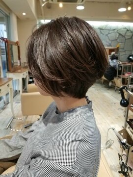 アナザースカイ (another sky) 前下がりショート×グレージュ