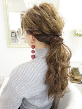 ヘアアンドメイクジップ恵比寿 (Hair&Make ZIP) ロング ローポニーテール ヘアセット