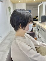 インフィニティ 新富町(Infinity)&nbsp;コンパクトにまとまる耳にかけても前髪が割れないショートボブ