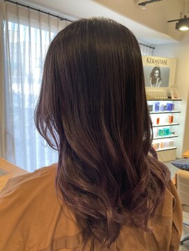 モラ 神楽坂(Mora) 暗すぎないパープルブラックのコテ巻style