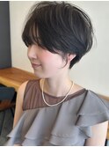 小顔シフォンベージュ美髪ショート