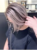 ミディアムショートボブホワイトブロンド_ba418472