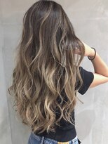 メリー(merry craftsman's factory)&nbsp;外国人風バレイヤージュ、ハイライトカラー、シャドールーツ