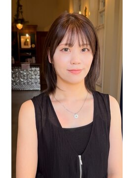 ココロヘアー マド(Cocolo hair MADO) セミディスタイルのレイヤーカット