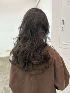 ノートエートル 西金沢(Nought etre) 10代/20代/グレーカラー/ツヤ髪スタイル/ハイトーンカラー