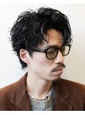 無造作センターパートウルフ波巻きツイストスパイラルパーマ黒髪