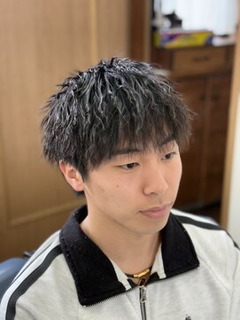 カズミ(KAZMI) ツイストパーマショートスタイル