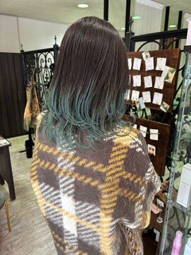 シー 岡崎(,SHE) 動くたびに可愛い♪グラデーションで作る最旬裾カラー